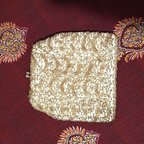 Price Drop Vintage Elegant Gold Beaded Clutch - Picture 2 of 8